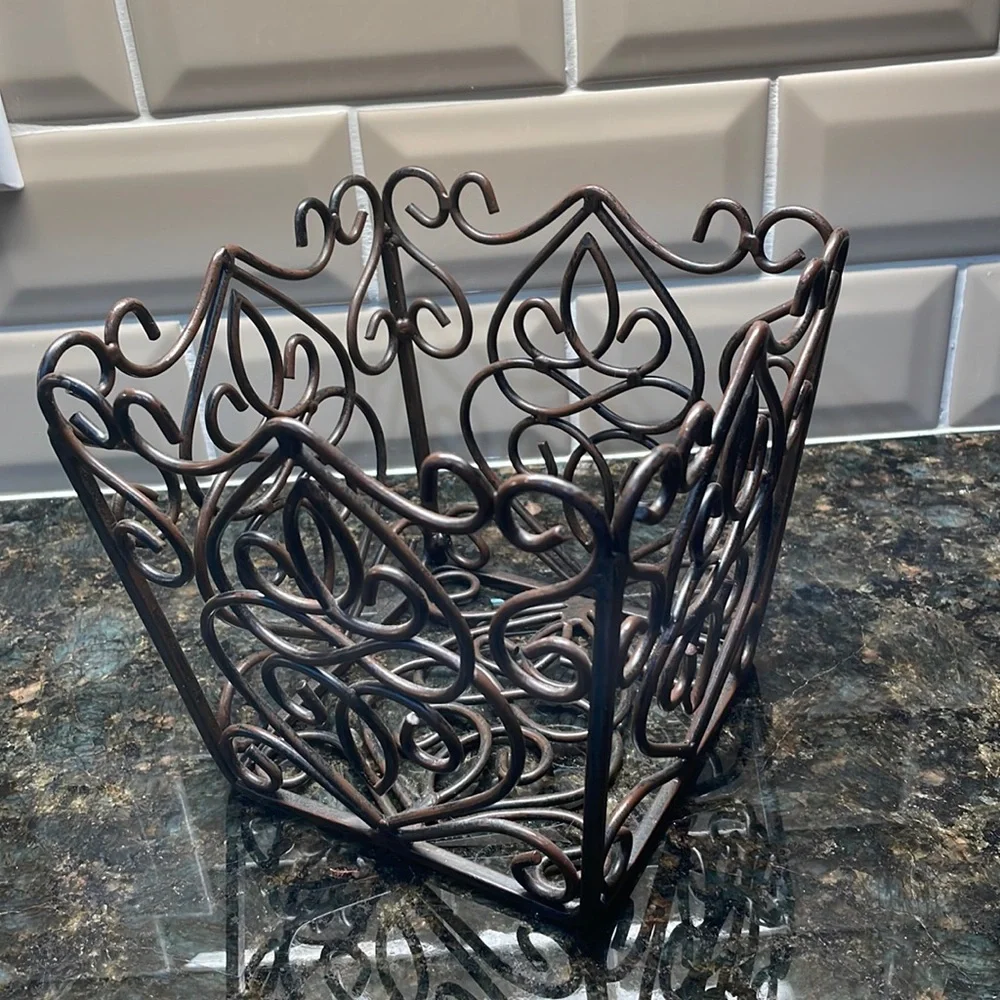 Metal Container - Picture 1 of 4
